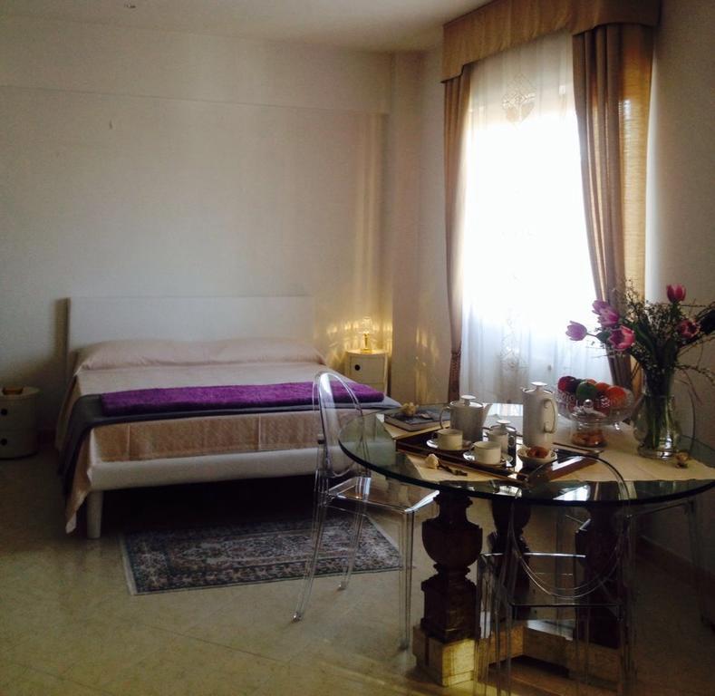 L'Attico Del Centro Bed and Breakfast Matera Eksteriør billede